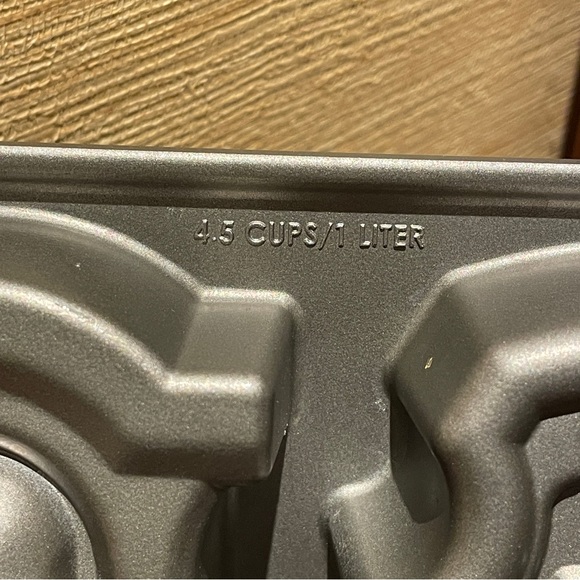 NordicWare Tombstone Cakelets Pan - Picture 3 of 9